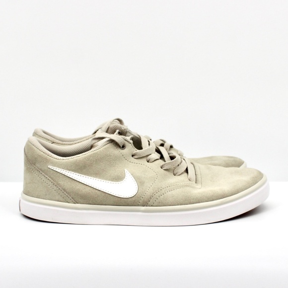 Nike SB Suede Sneaker - Picture 1 of 3
